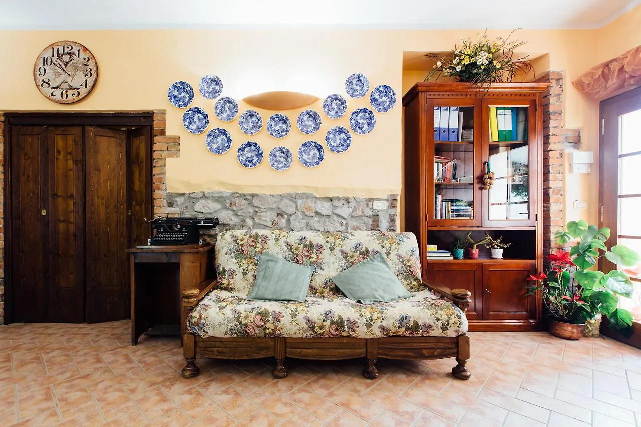 Agriturismo Lillastro Braccagni Farm stay